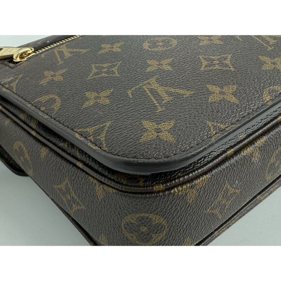 Louis Vuitton Pochette Métis Monogram Canvas Shoulder Bag with Gold Hardware - Picture 9 of 16